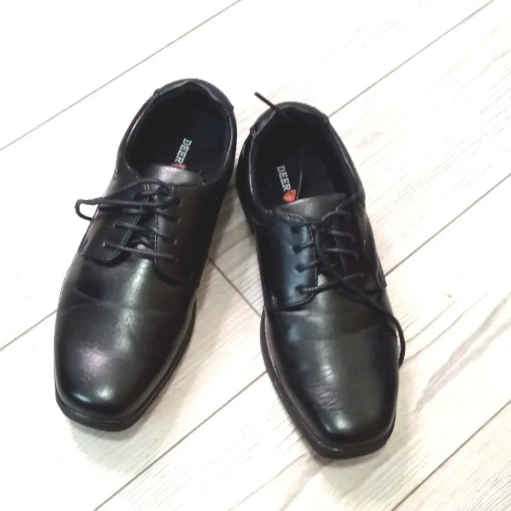 (36-3856) Deer Stags Dress Shoes Sz 4